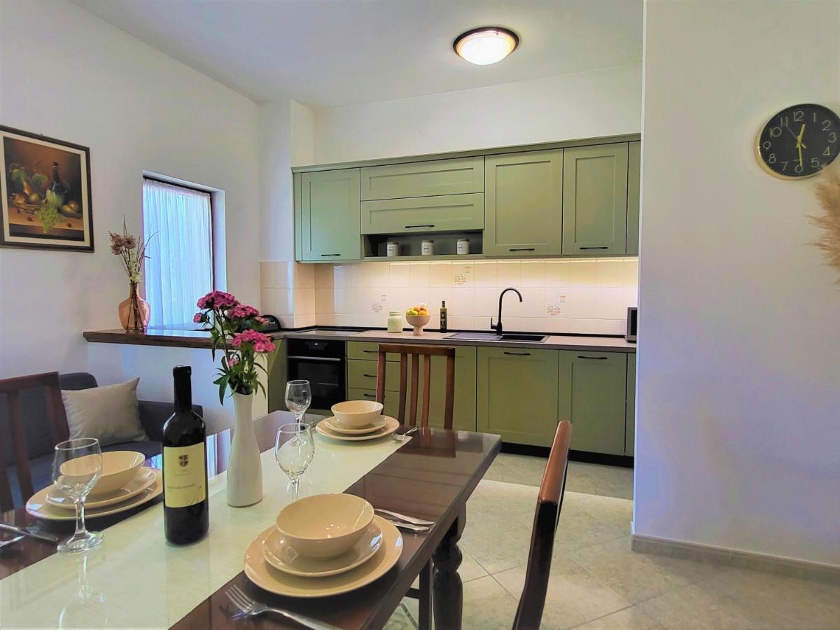 ורסאר Cozy Apartment Mandula מראה חיצוני תמונה